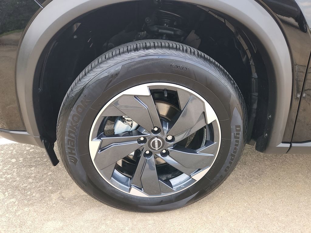 Used 2025 Nissan Rogue SV AWD/4WD image 29
