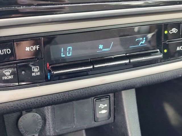 Used 2018 Toyota Corolla LE image 16
