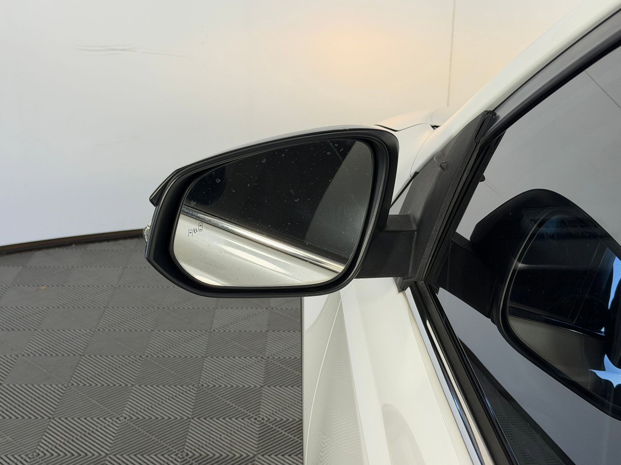 Used 2014 Toyota RAV4 Limited image 21