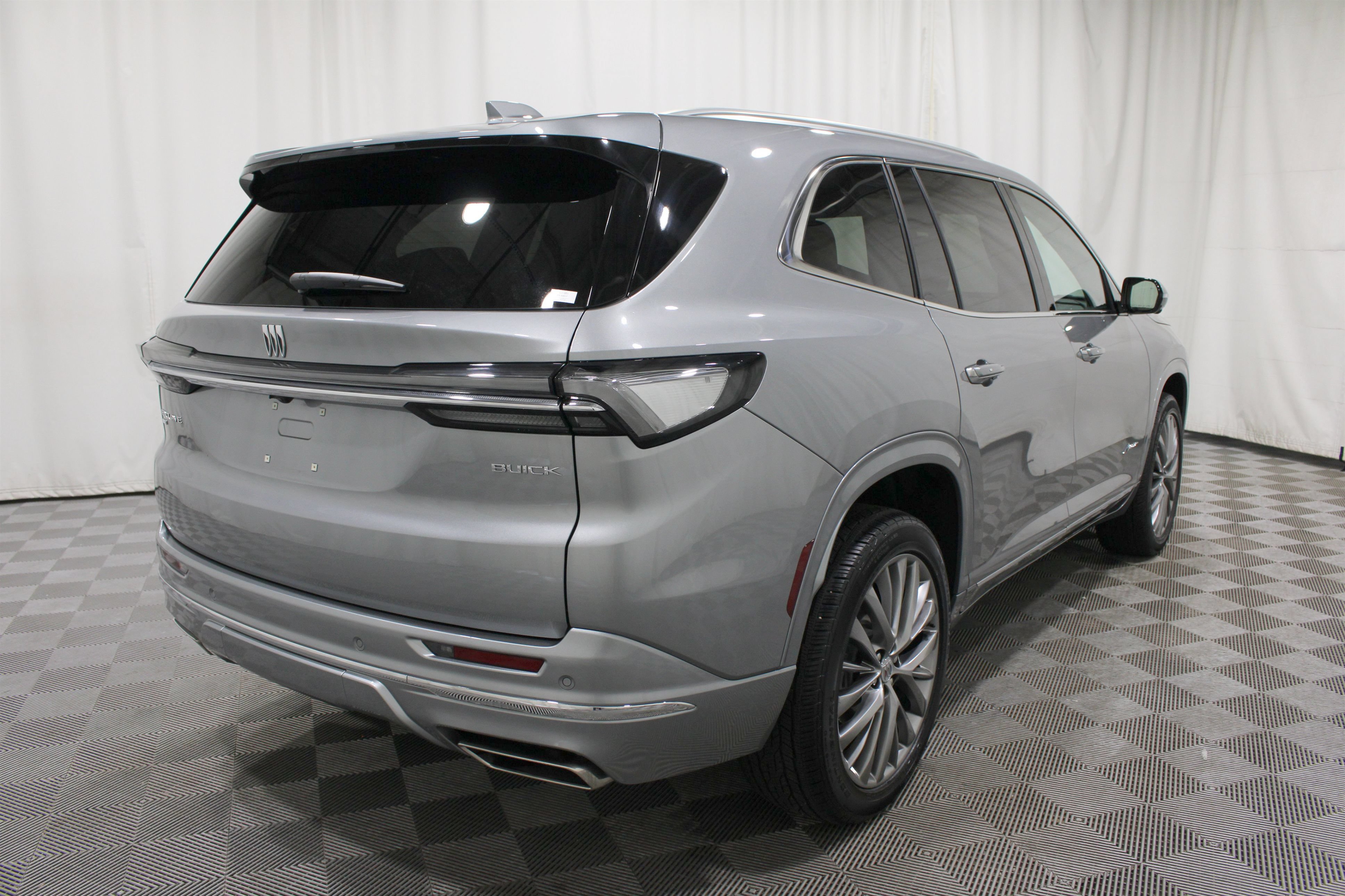 Used 2025 Buick Enclave Avenir AWD/4WD image 32