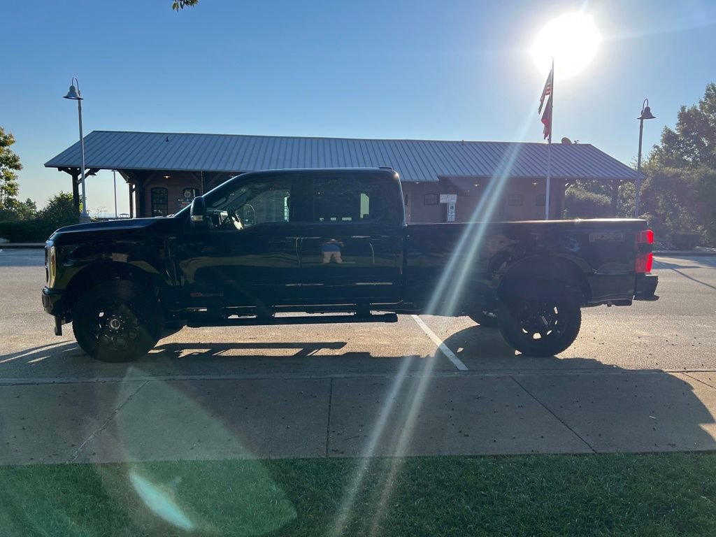 New 2026 Ford F350 Lariat w/ Black Appearance Package image 4