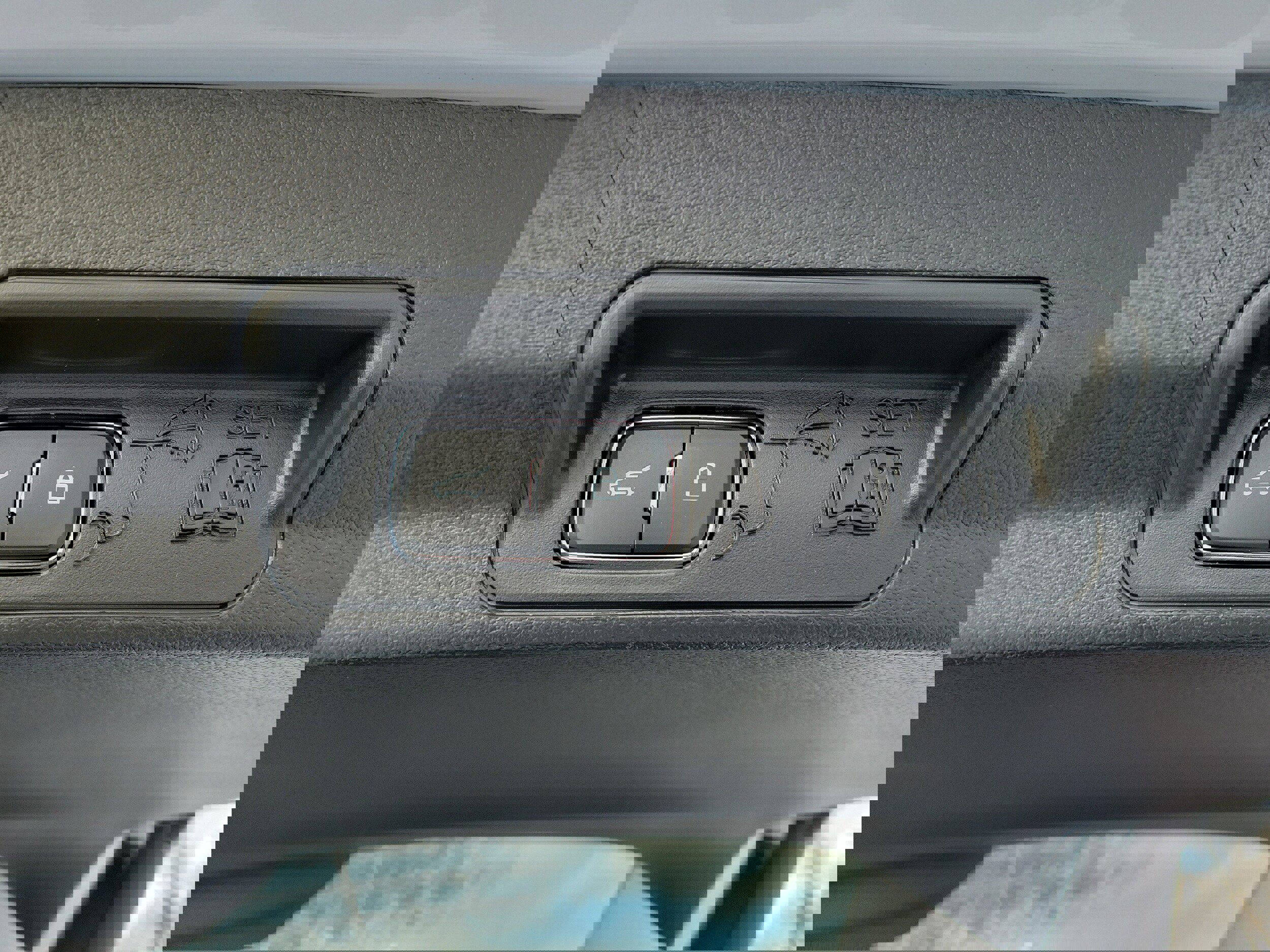 New 2026 Ford Explorer Active w/ Active Comfort Package image 30