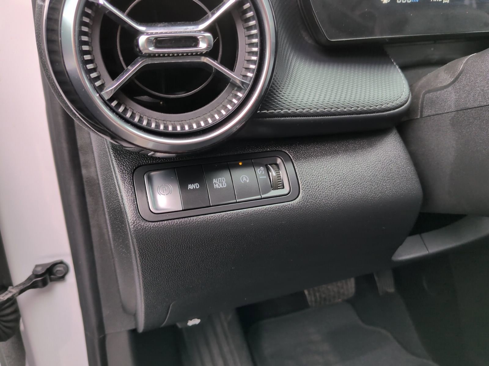 Used 2025 Chevrolet Equinox LT image 17