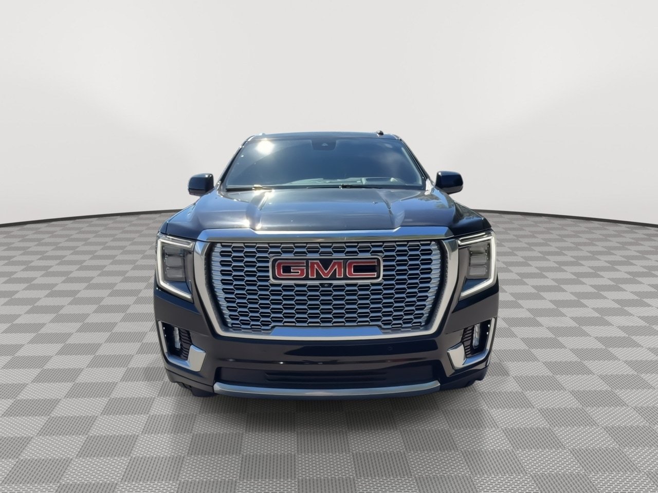 Used 2023 GMC Yukon Denali AWD/4WD image 3
