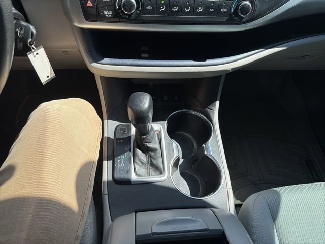 Used 2016 Toyota Highlander LE AWD/4WD image 22