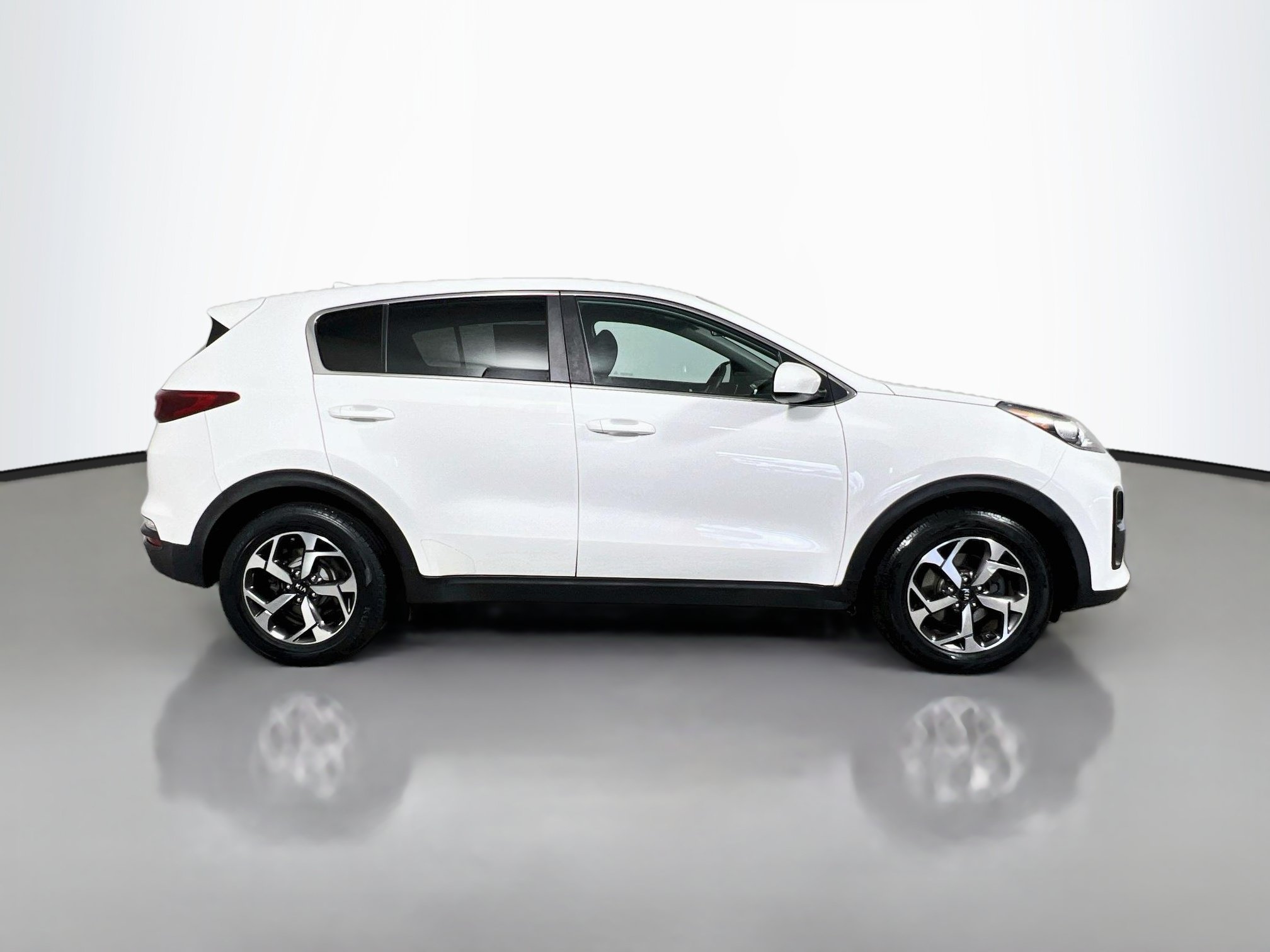 Used 2020 Kia Sportage LX FWD image 3