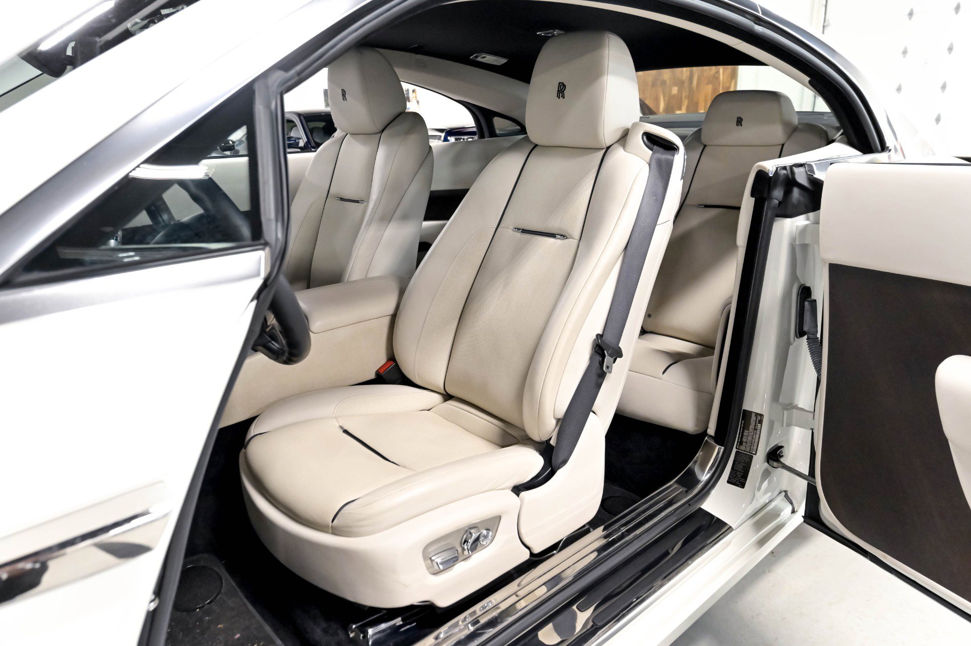 Used 2014 Rolls-Royce Wraith RWD image 6
