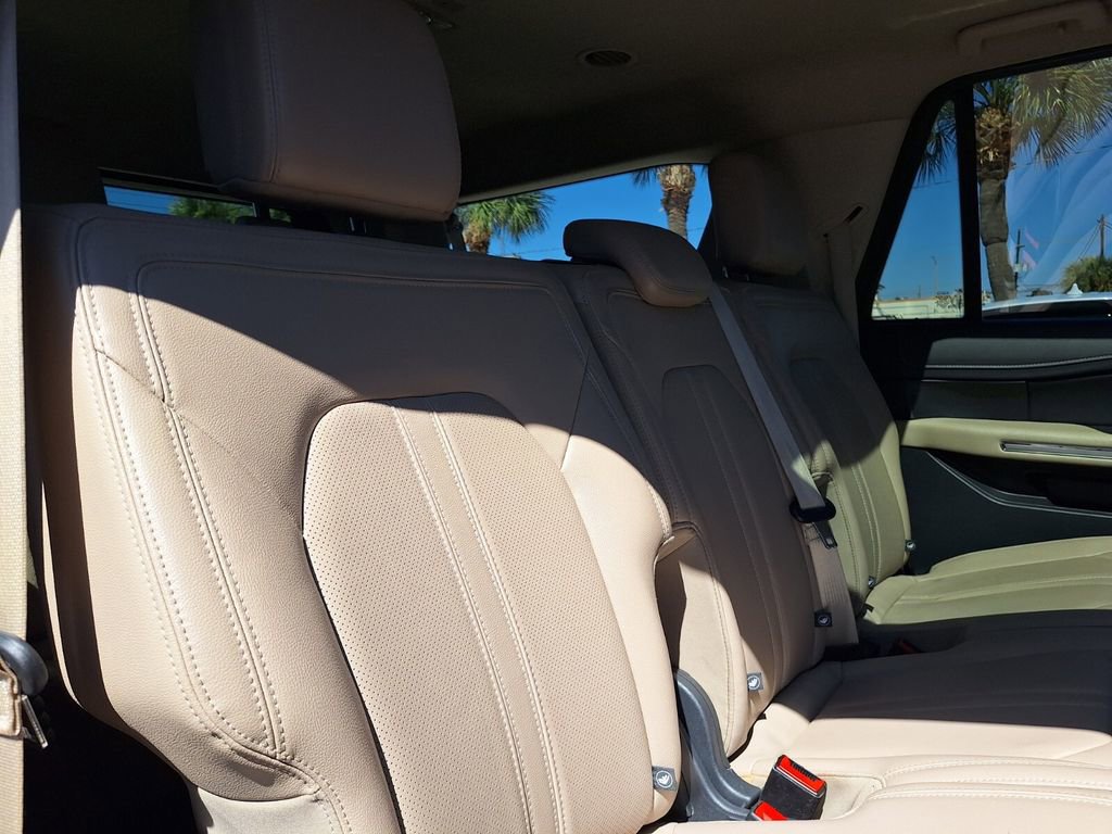 Used 2024 Ford Expedition Max Limited image 29