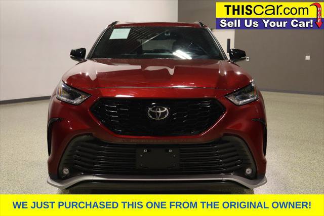 Used 2023 Toyota Highlander XSE image 2