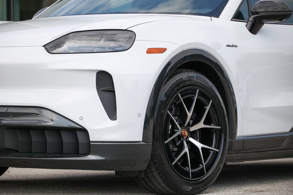 New 2026 Porsche Cayenne Electric AWD/4WD image 40