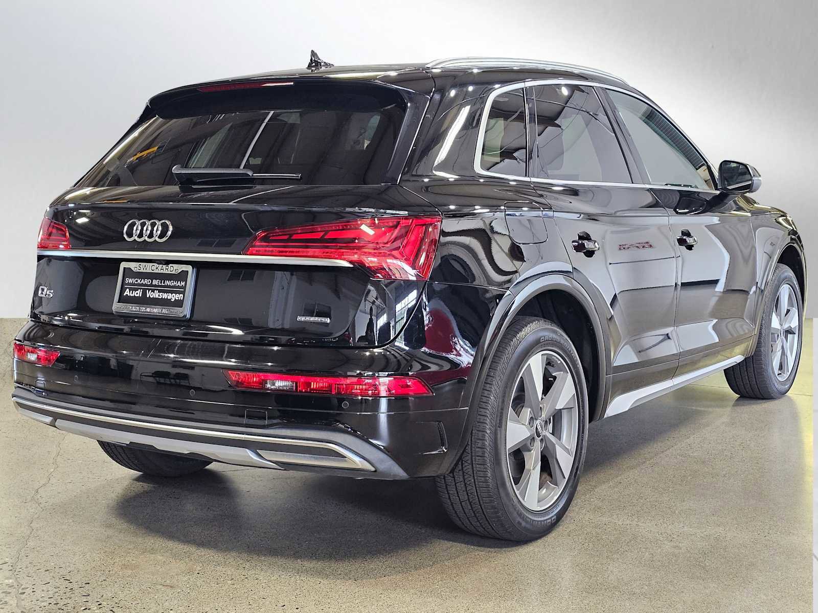Used 2023 Audi Q5 2.0T Premium Plus w/ Premium Plus Package AWD/4WD image 3