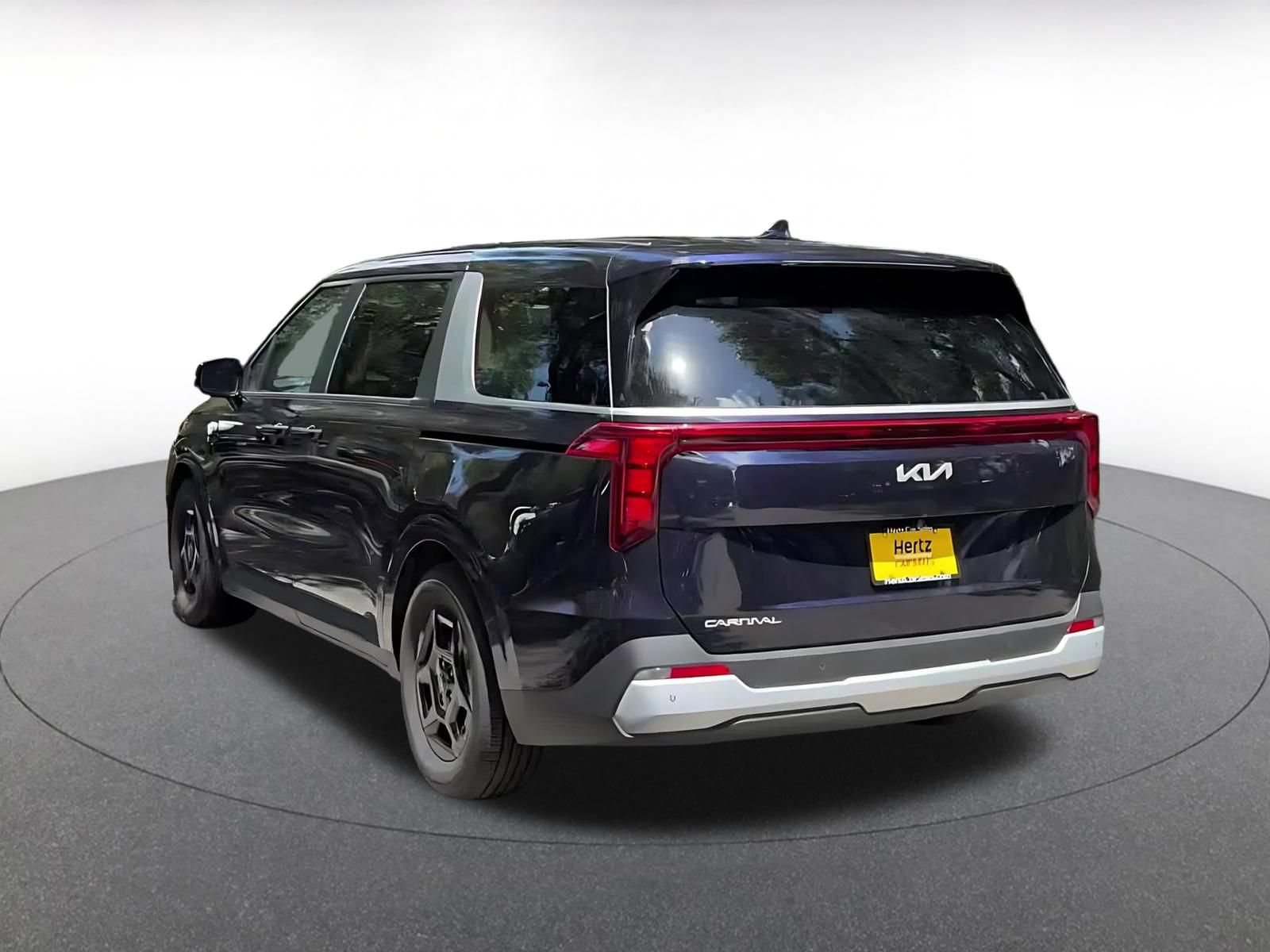 Used 2026 Kia Carnival FWD image 10