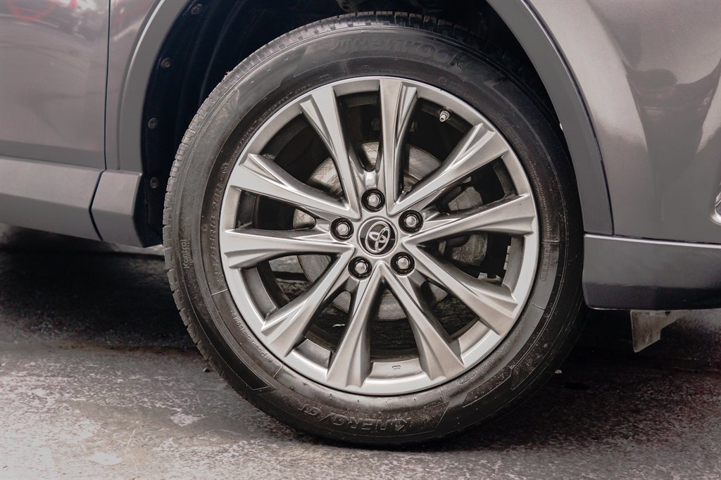 Used 2016 Toyota RAV4 Limited image 11