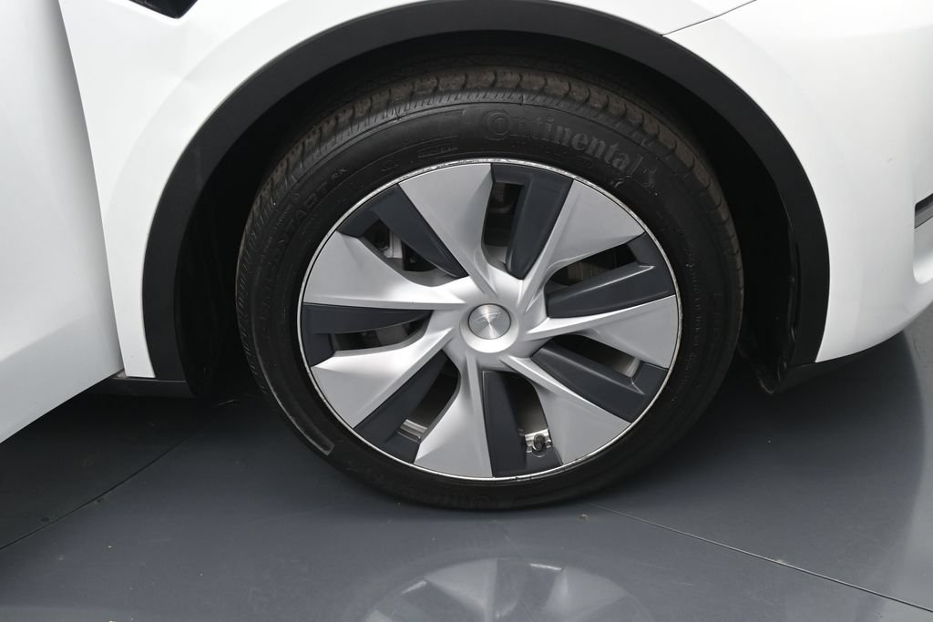 Used 2023 Tesla Model Y Long Range AWD/4WD image 35