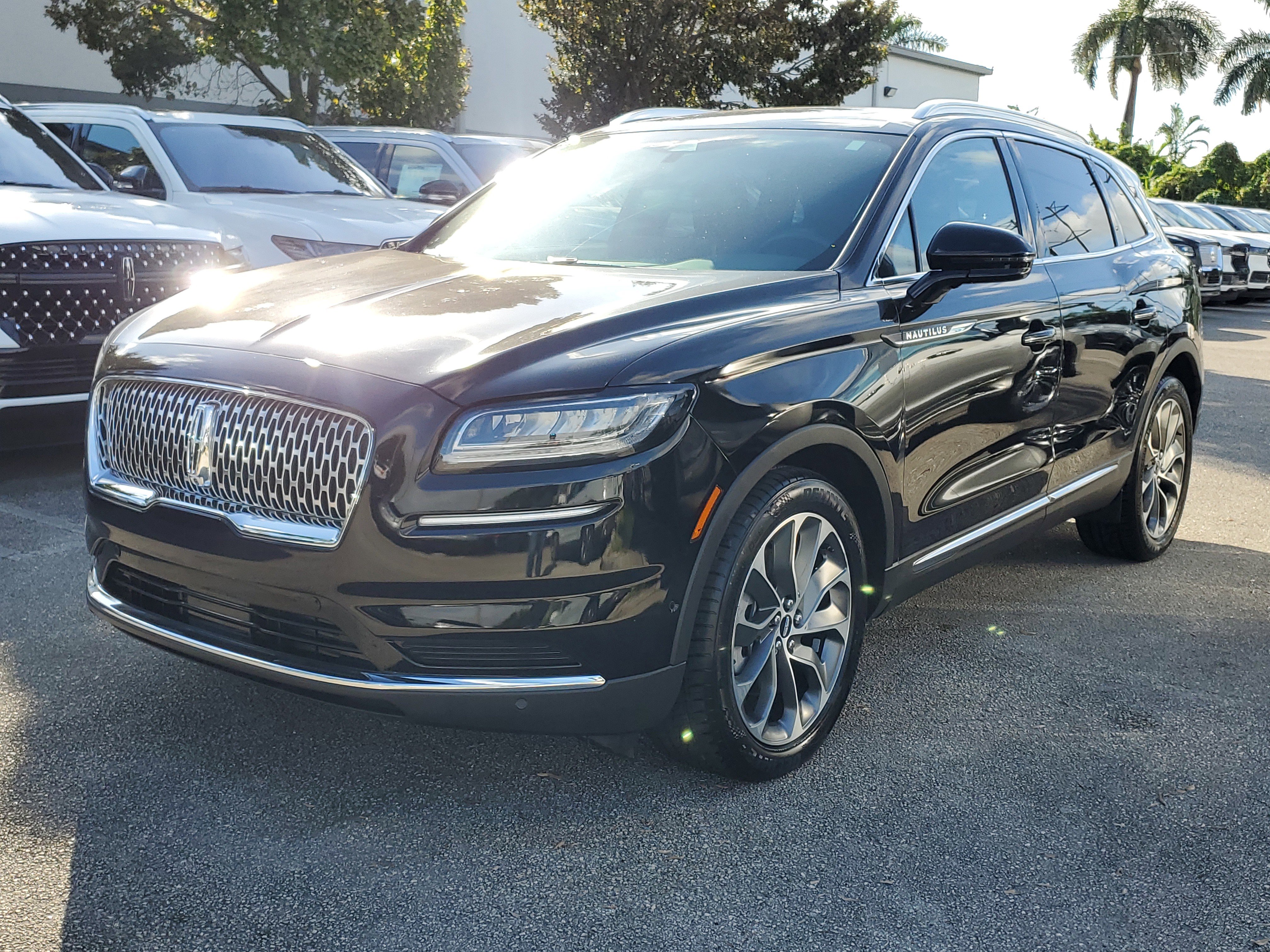 Certified 2022 Lincoln Nautilus Reserve w/ Equipment Group 201A image 3