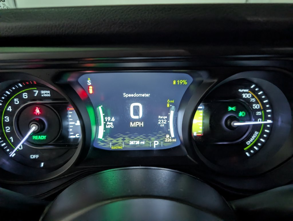 Used 2024 Jeep Wrangler Unlimited AWD/4WD image 13