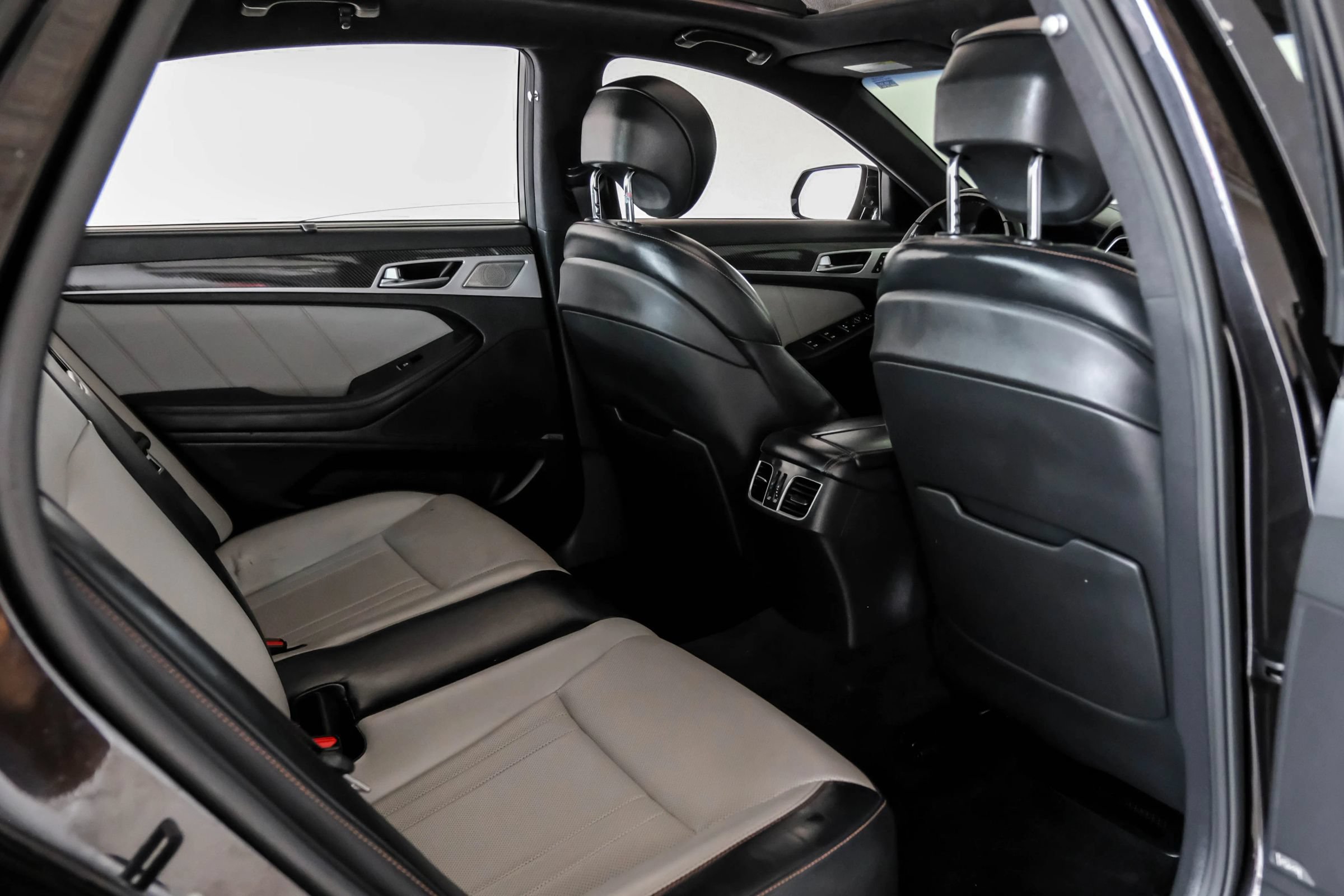 Used 2019 Genesis G80 3.3T Sport RWD image 36