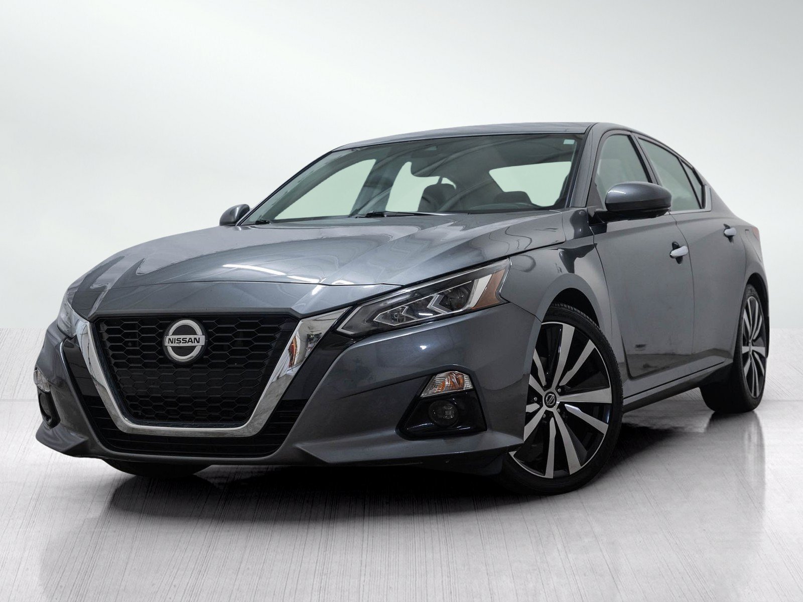 Used 2020 Nissan Altima 2.5 Platinum FWD image 1