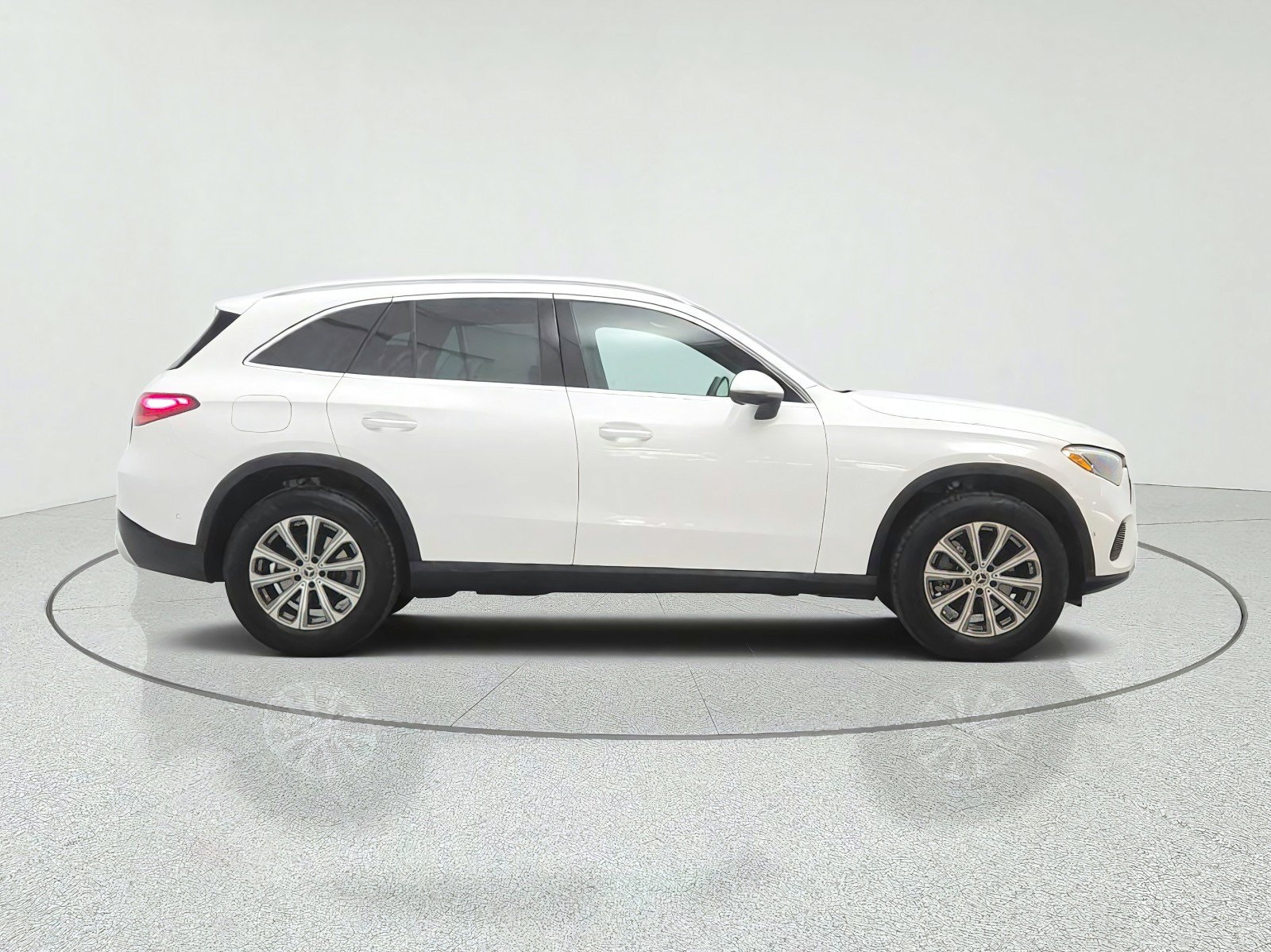 Certified 2026 Mercedes-Benz GLC 300 image 4