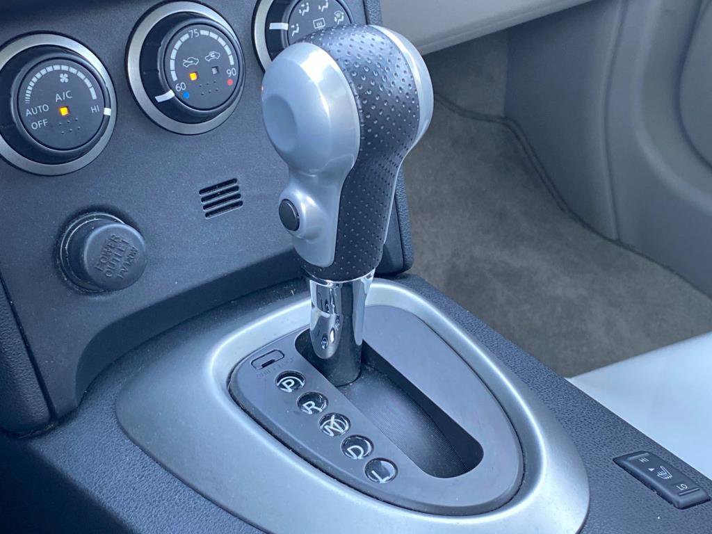 Used 2012 Nissan Rogue SL image 28