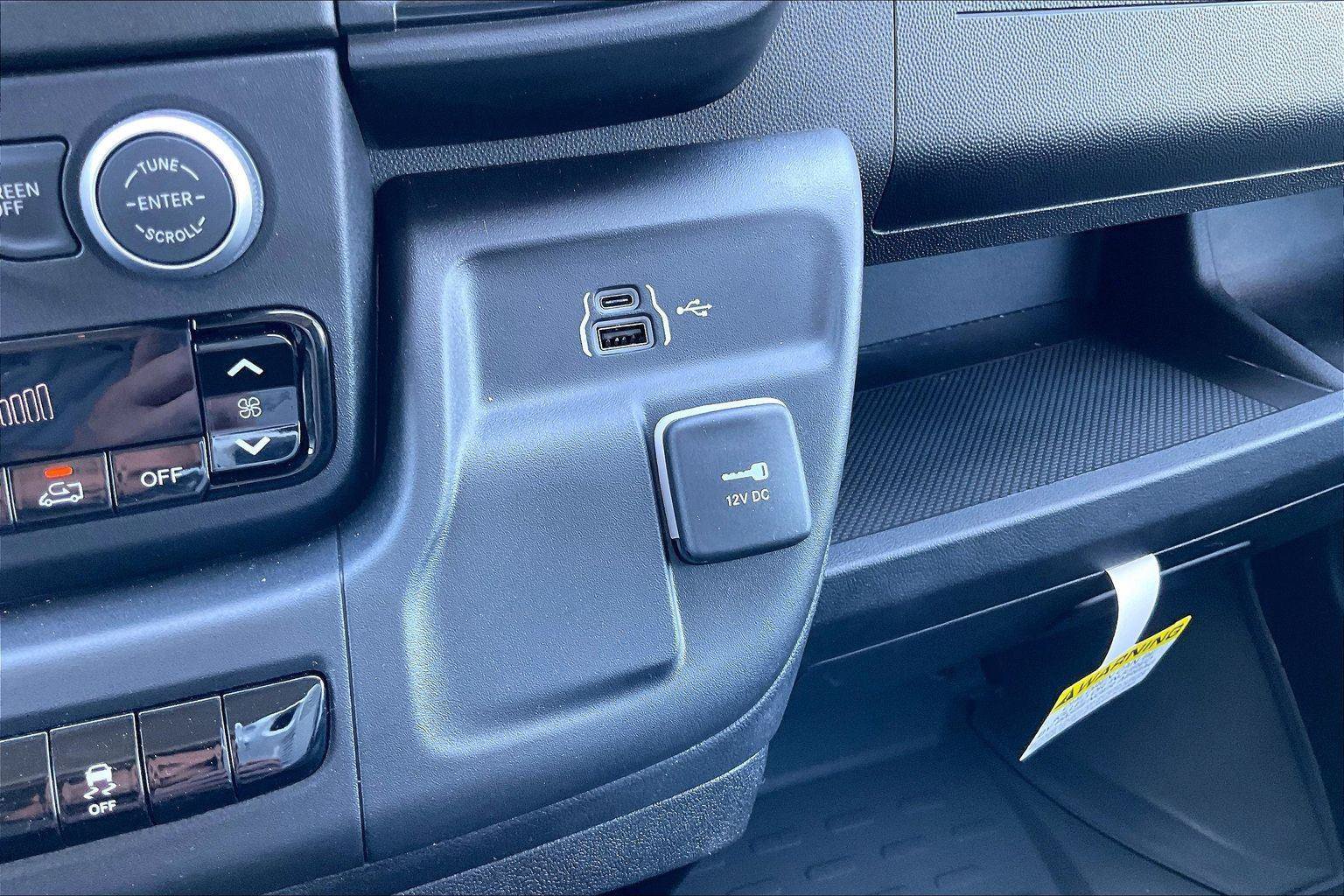 Used 2025 RAM ProMaster 2500 w/ Convenience Group FWD image 32