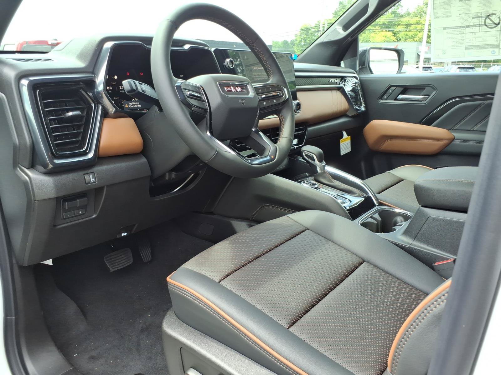 New 2026 GMC Canyon AT4 w/ Technology Plus Package AWD/4WD image 11
