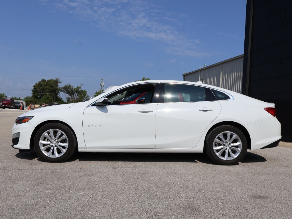 Used 2024 Chevrolet Malibu LT FWD image 2