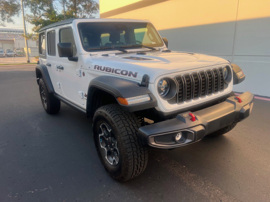 Used 2025 Jeep Wrangler Unlimited Rubicon image 2