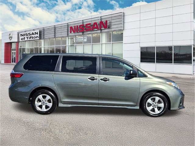Used 2020 Toyota Sienna L image 8