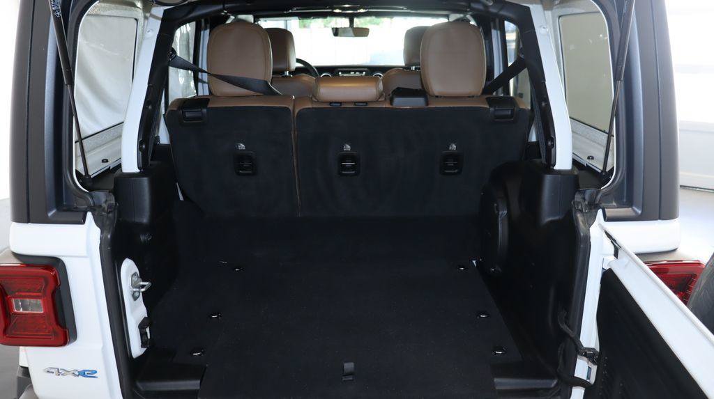 Used 2023 Jeep Wrangler Unlimited Sahara AWD/4WD image 26