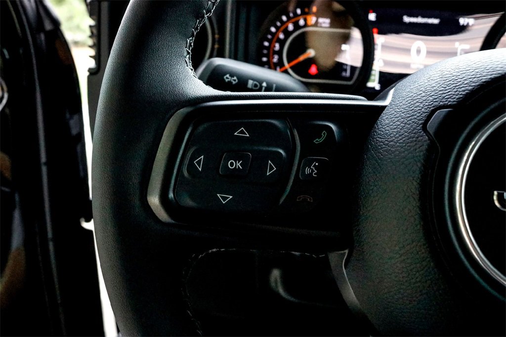 New 2025 Jeep Gladiator Mojave w/ Safety Group image 13