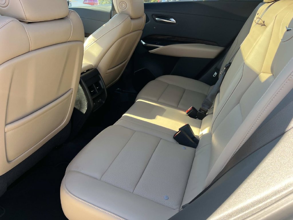Certified 2024 Cadillac XT4 Premium Luxury AWD/4WD image 21
