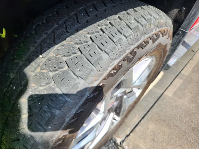 Used 2015 GMC Sierra 1500 SLT w/ SLT Crew Cab Value Package AWD/4WD image 23