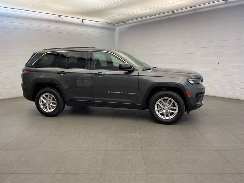 New 2026 Jeep Grand Cherokee Laredo X AWD/4WD image 2