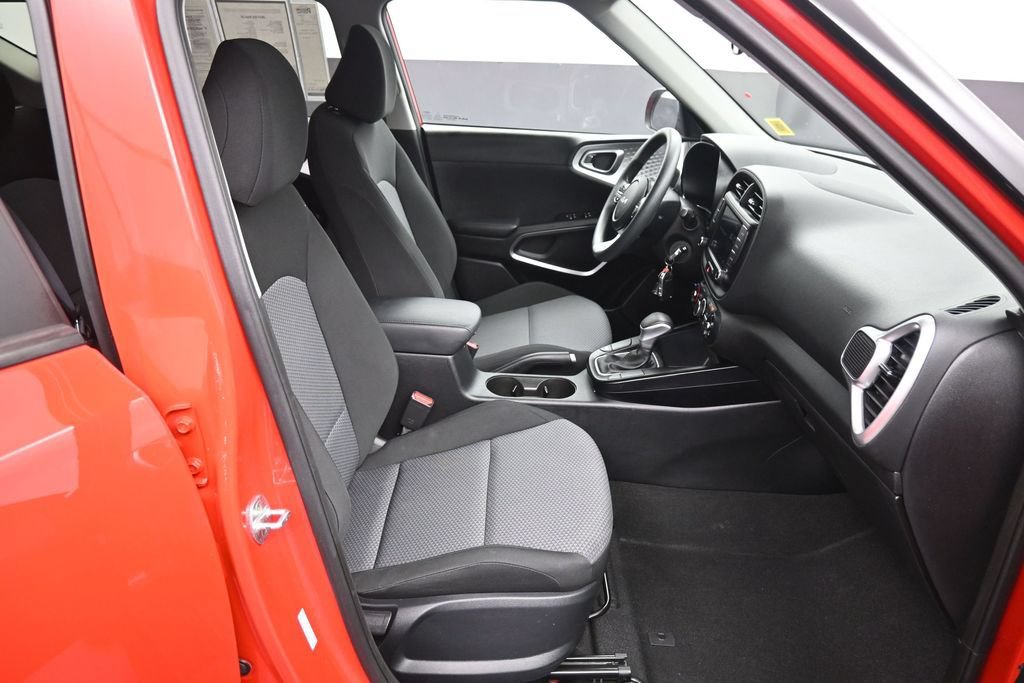 Certified 2023 Kia Soul LX w/ LX Technology Package FWD image 24