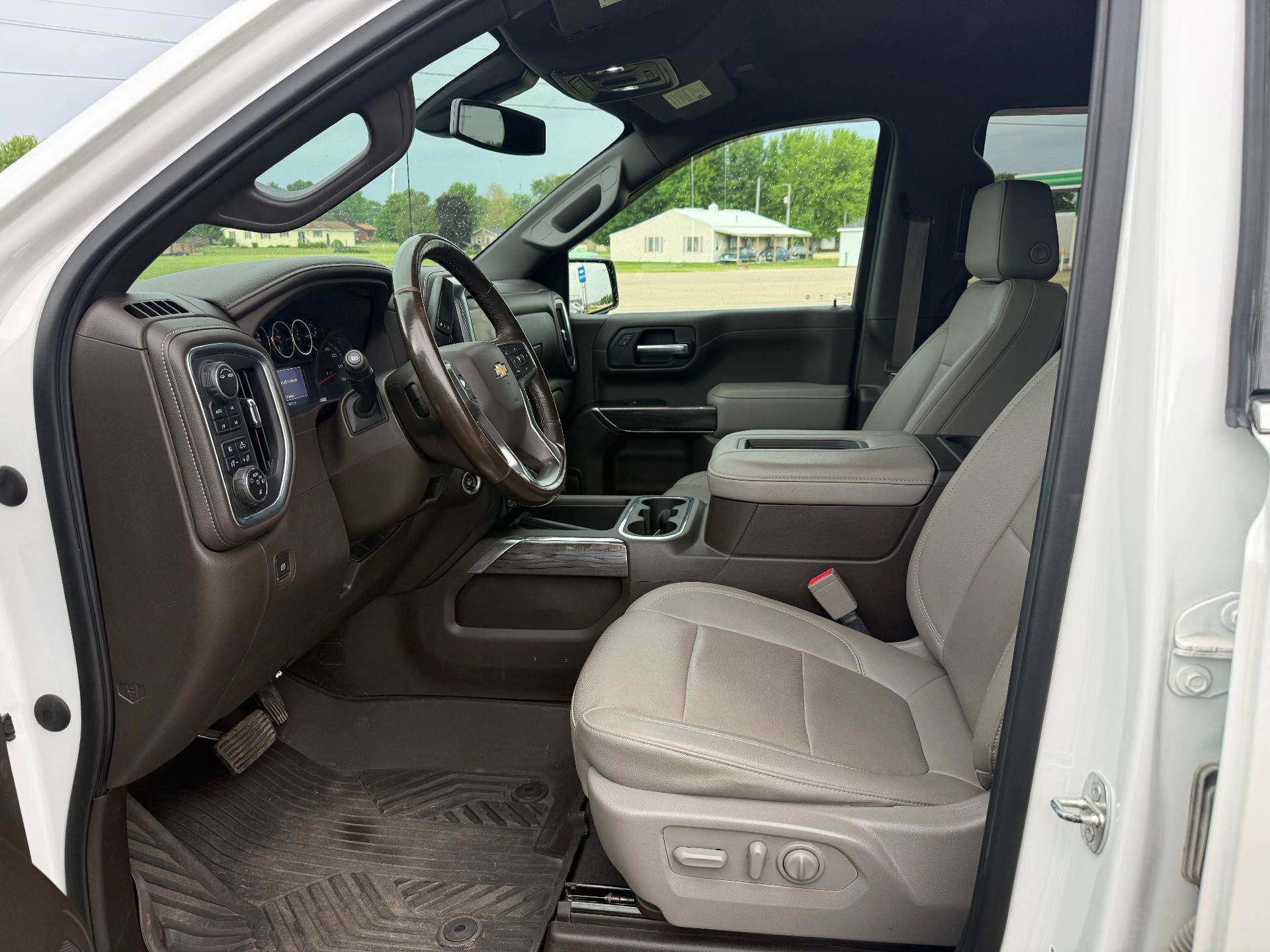 Used 2022 Chevrolet Silverado 1500 LTZ AWD/4WD image 13