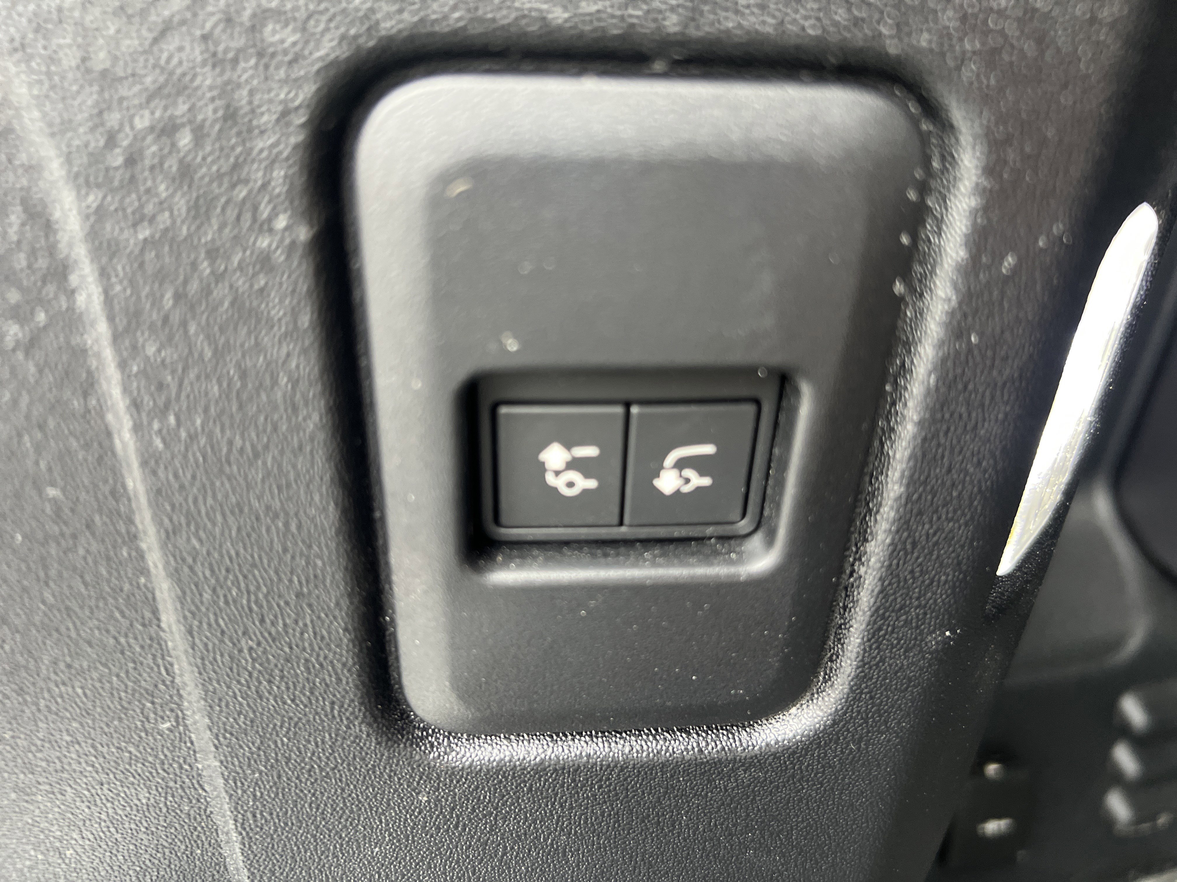 Certified 2024 Land Rover Defender 110 SE image 14