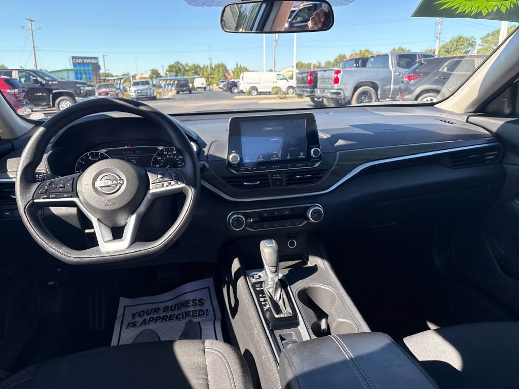 Used 2025 Nissan Altima 2.5 SV AWD/4WD image 13