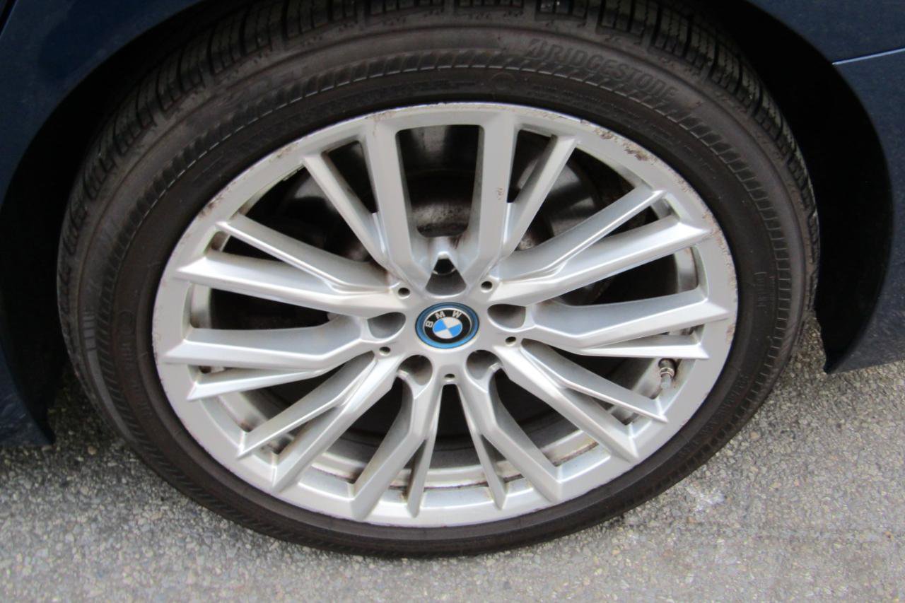 Used 2024 BMW 330e xDrive AWD/4WD image 29