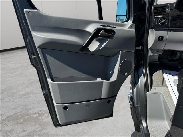Used 2017 Mercedes-Benz Sprinter 3500 image 16