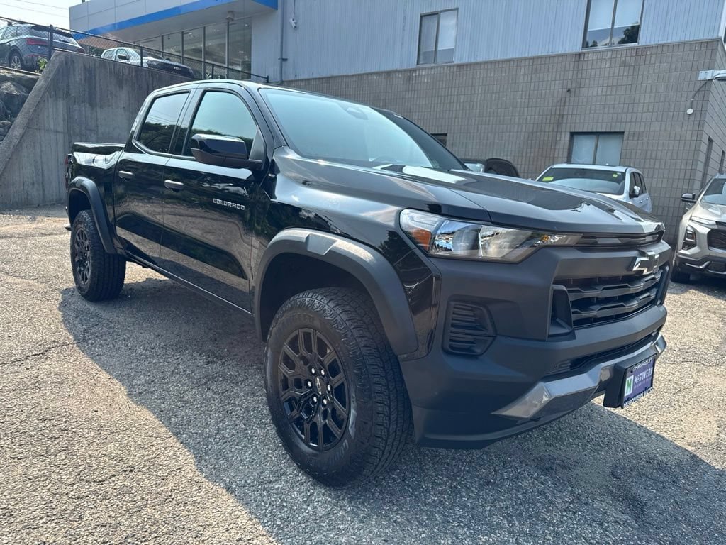 Used 2026 Chevrolet Colorado Trail Boss AWD/4WD image 9
