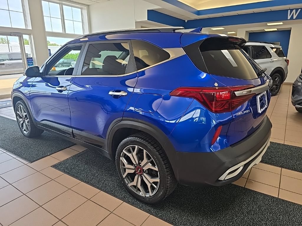 Used 2021 Kia Seltos SX w/ SX Sunroof Package AWD/4WD image 4