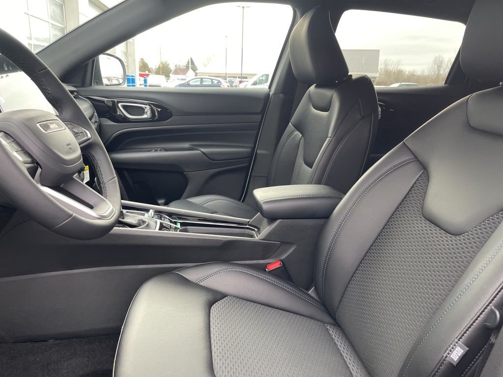 New 2026 Jeep Compass Latitude AWD/4WD image 13