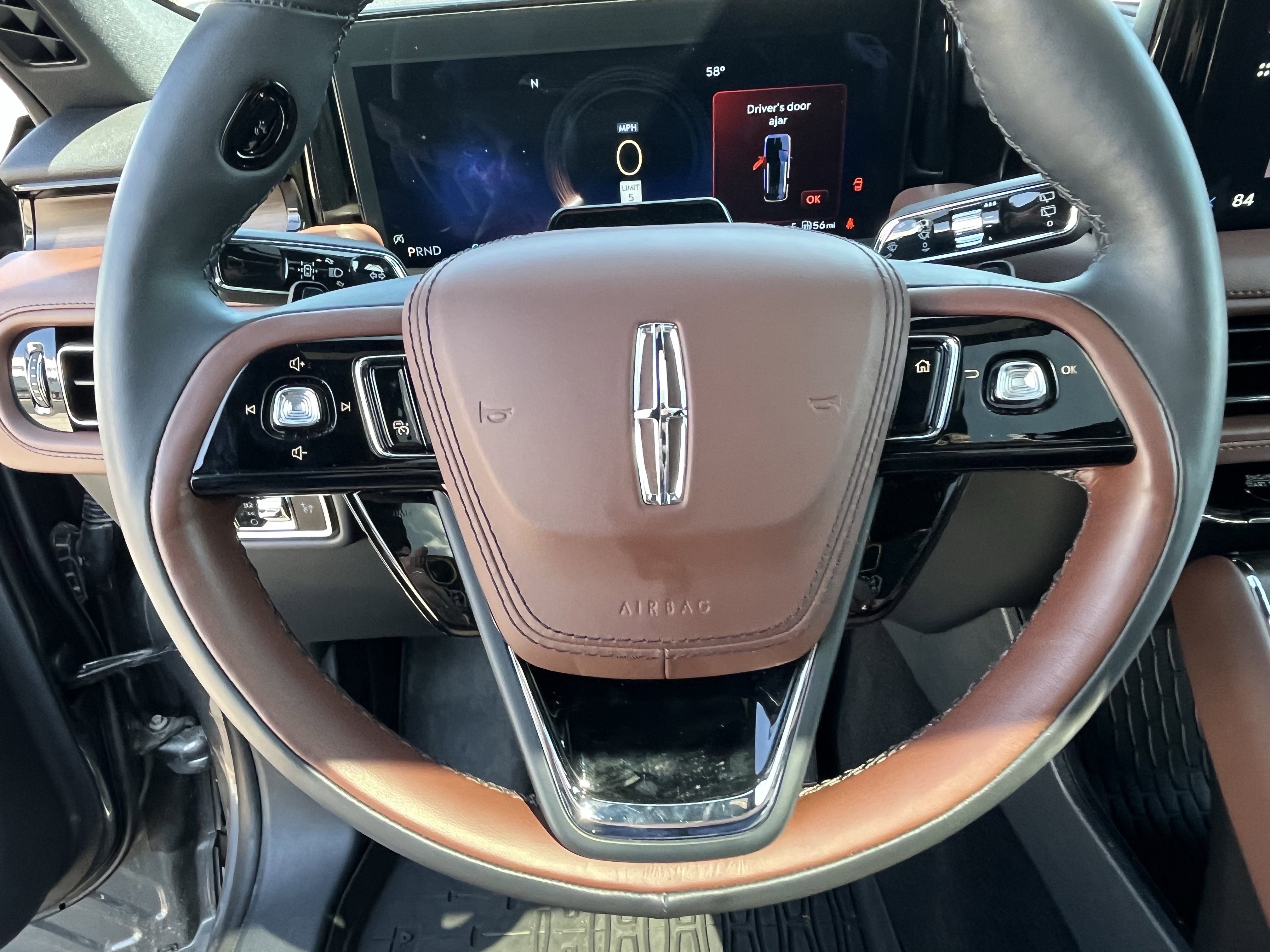 Used 2025 Lincoln Aviator Reserve w/ Equipment Group 201A AWD/4WD image 17
