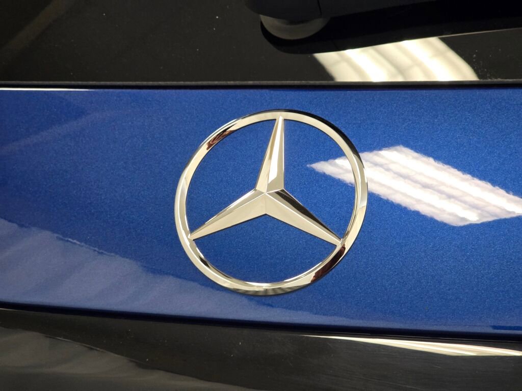 Used 2024 Mercedes-Benz GLC 300 4MATIC image 29