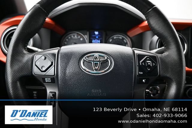 Used 2016 Toyota Tacoma TRD Off-Road AWD/4WD image 29