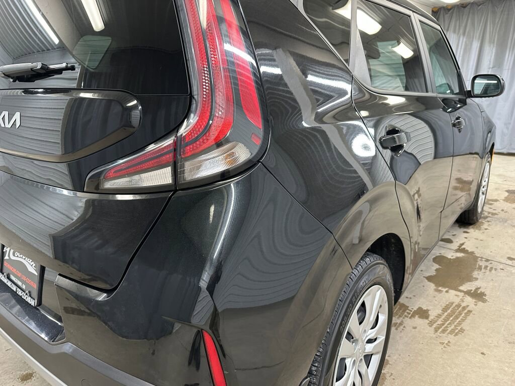 Used 2023 Kia Soul LX image 21