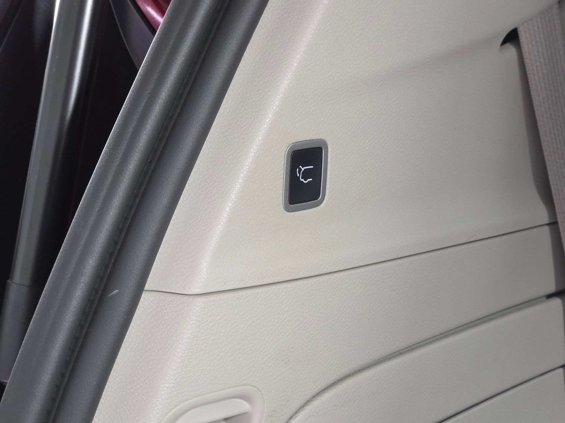 Used 2022 Chrysler Pacifica Limited w/ Uconnect Theater Family Group FWD image 13