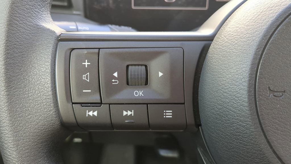 Certified 2025 Nissan Kicks S image 22