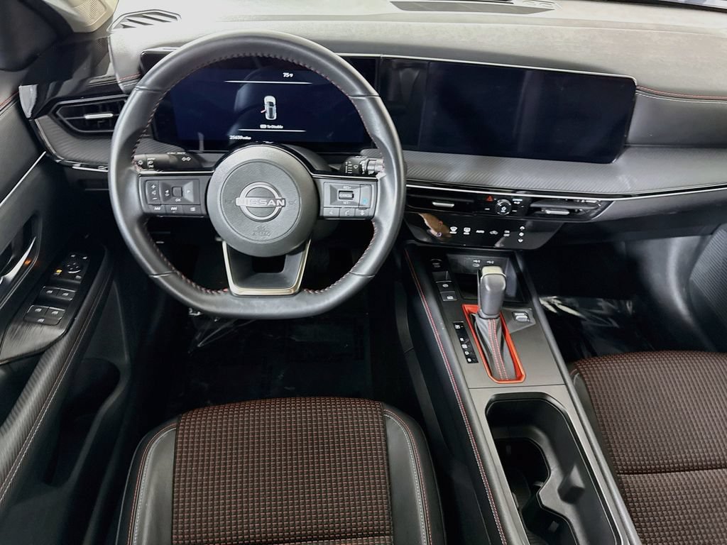 Used 2025 Nissan Kicks SR AWD/4WD image 4